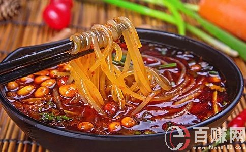怎么賺錢致富?酸辣粉老板一個(gè)神操作，一年獲利200萬！ 第1張